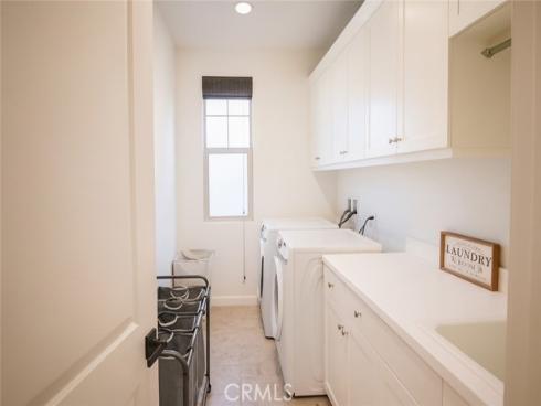 279  Barnes  , Tustin, CA