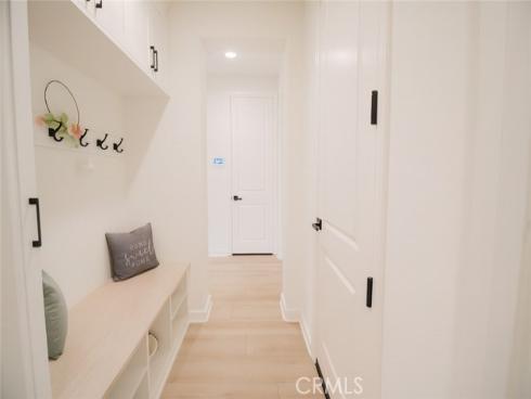 279  Barnes  , Tustin, CA