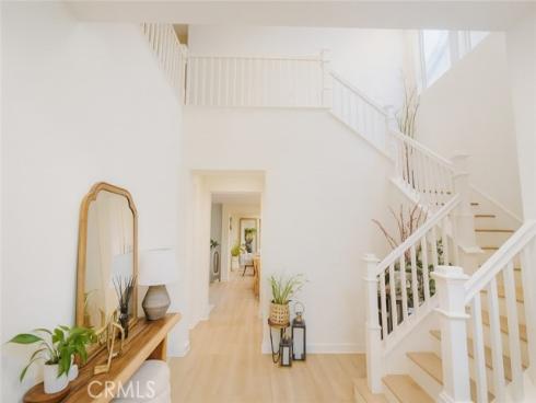 279  Barnes  , Tustin, CA