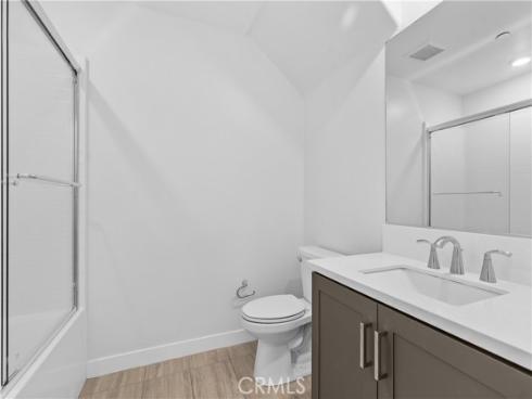 430  Transport  , Tustin, CA