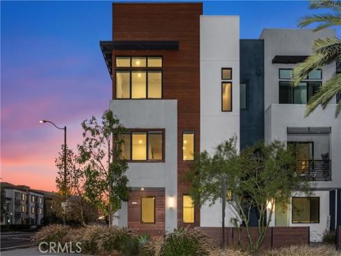 430  Transport  , Tustin, CA