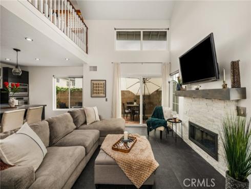 14682  Holt  , Tustin, CA