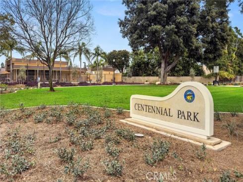 1782  Green Meadow  , Tustin, CA