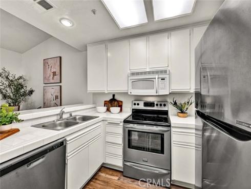 2960  Champion  1407  Way, Tustin, CA