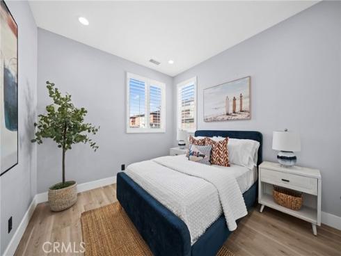 328  Flyers   Lane, Tustin, CA