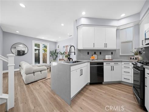 328  Flyers   Lane, Tustin, CA