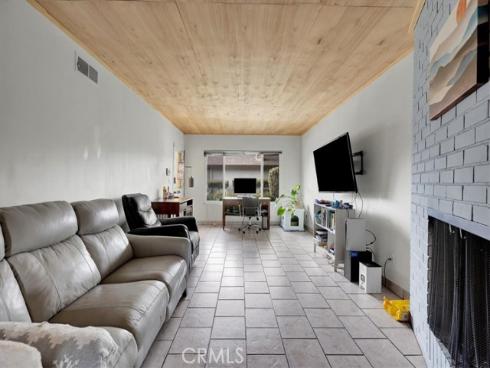 13902  Yorba  14C , Tustin, CA