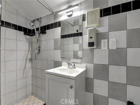 1652  Lance  , Tustin, CA