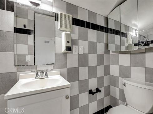 1652  Lance  , Tustin, CA