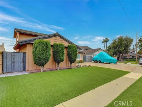 1652  Lance  , Tustin, CA