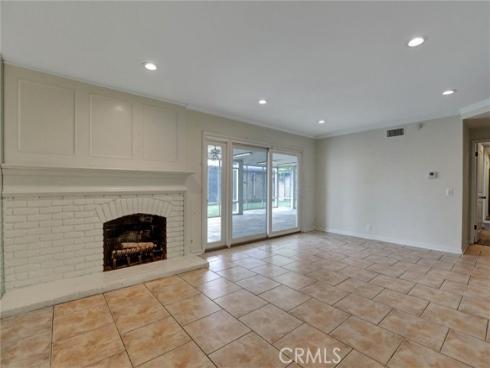 1652  Lance  , Tustin, CA