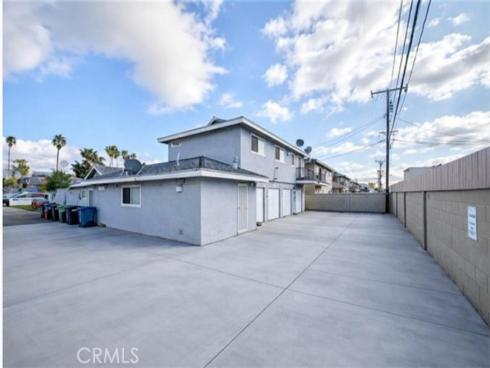 15821  S Myrtle  , Tustin, CA