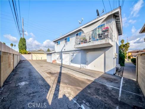 15821  S Myrtle  , Tustin, CA