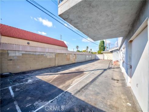 15821  S Myrtle  , Tustin, CA