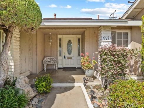 13431  Elizabeth  , Tustin, CA