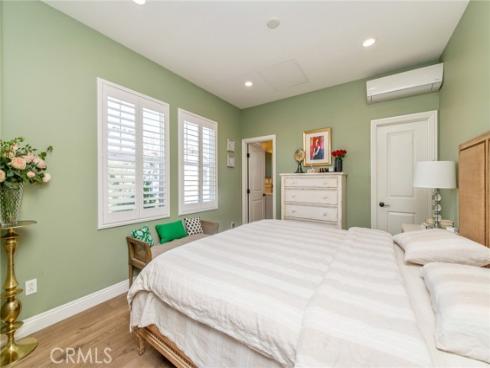 220  Barnes  , Tustin, CA