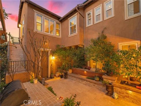 220  Barnes  , Tustin, CA