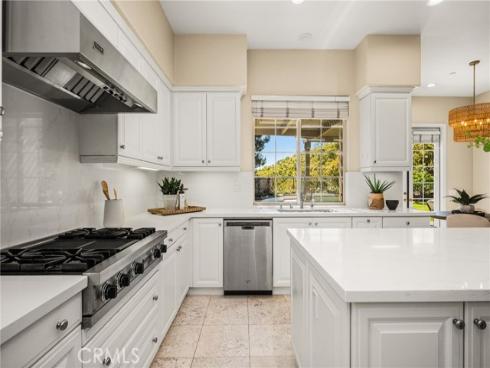 10533  Emerson Bend  , Tustin, CA