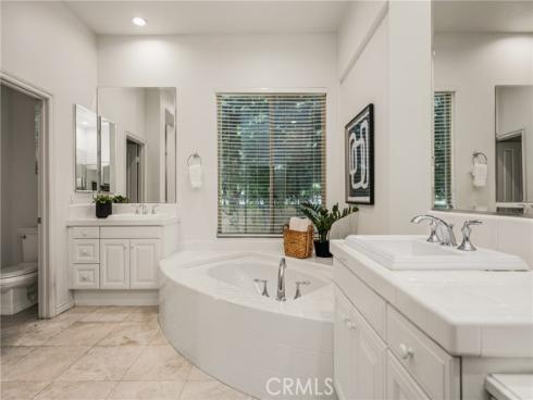10533  Emerson Bend  , Tustin, CA
