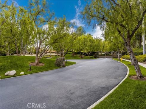 10533  Emerson Bend  , Tustin, CA