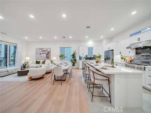 16158 Veterans Way , Tustin, CA
