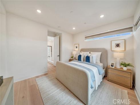16158 Veterans Way , Tustin, CA