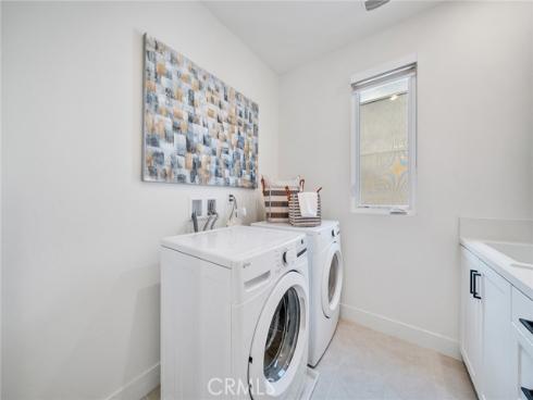 16158 Veterans Way , Tustin, CA