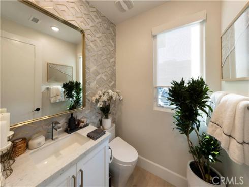 16398 Veterans Way, Tustin, CA