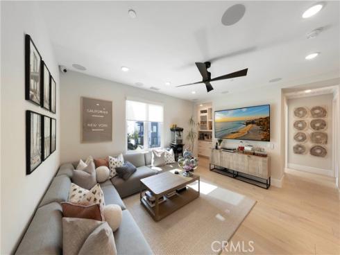 16398 Veterans Way, Tustin, CA