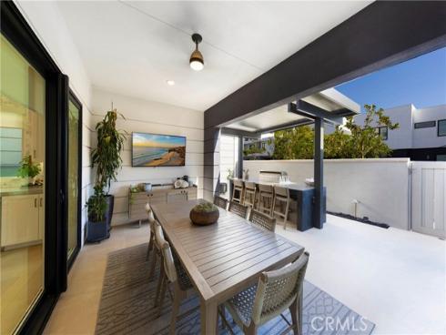 16398 Veterans Way, Tustin, CA
