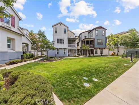 207 Essex Court, Tustin, CA