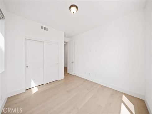 80 Ballast , Tustin, CA