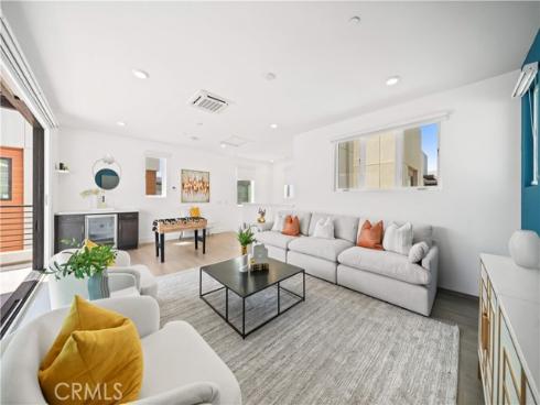80 Ballast , Tustin, CA
