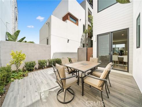 80 Ballast , Tustin, CA