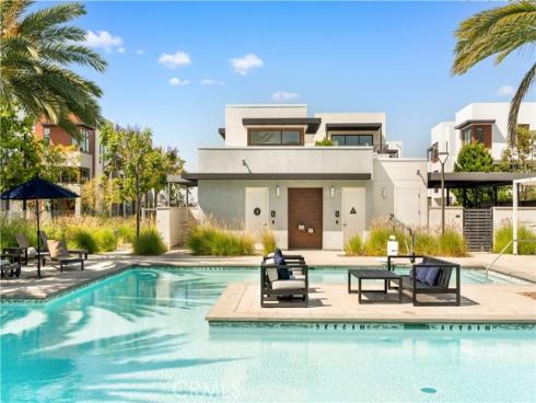 80 Ballast , Tustin, CA