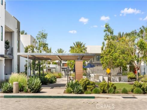 80 Ballast , Tustin, CA