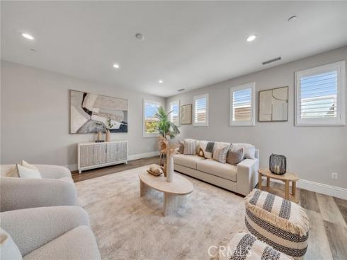 61  Windwalker  , Tustin, CA