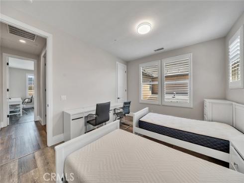 61  Windwalker  , Tustin, CA