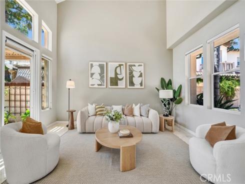 2466 Aquasanta , Tustin, CA