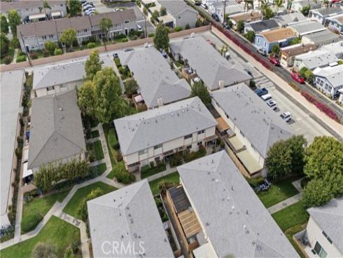 1881  Mitchell  57  Avenue, Tustin, CA