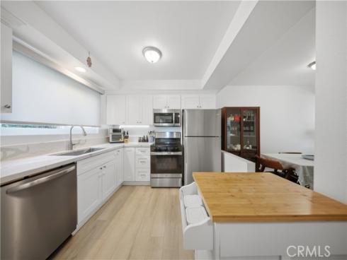 1881  Mitchell  57  Avenue, Tustin, CA