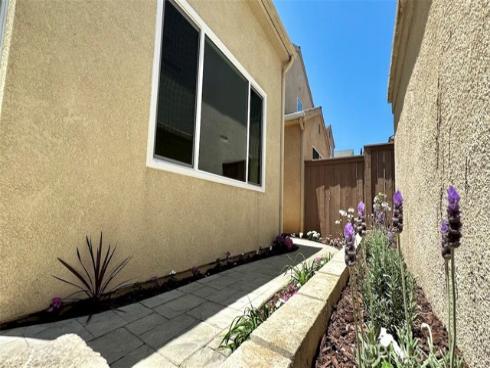 1201  Orlando  , Tustin, CA