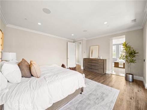 16  Windrow Rd  , Tustin, CA