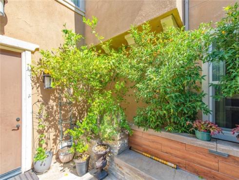 220 Barnes Road, Tustin, CA