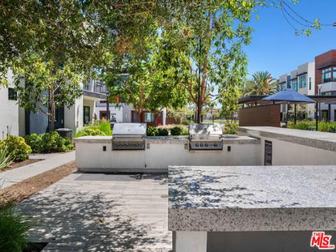 309  Lodestar  , Tustin, CA