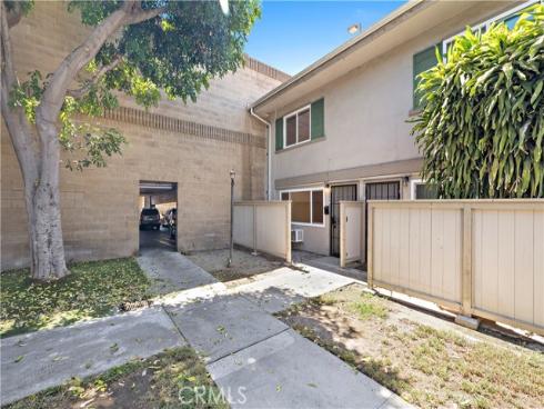 655 W 6th  A , Tustin, CA