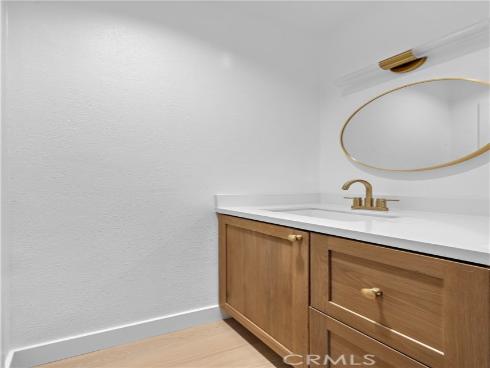 655 W 6th  A , Tustin, CA