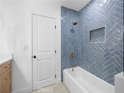 655 W 6th  A , Tustin, CA