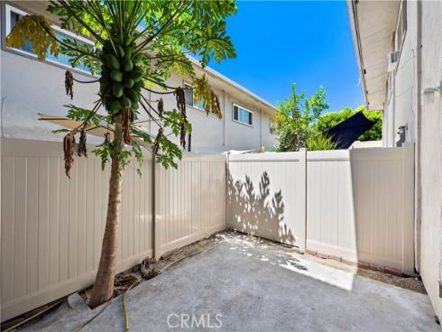 655 W 6th  A , Tustin, CA