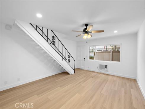 655 W 6th  A , Tustin, CA